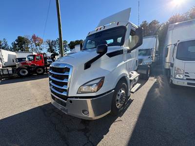 Freightliner Cascadia 126 Single Axle Day Cab Truck - 450HP, 12 Speed Automatic