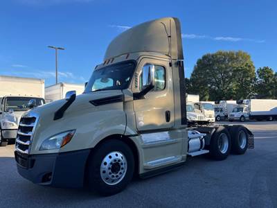 Freightliner Cascadia 126 Day Cab Truck - 455HP, 12 Speed Automatic