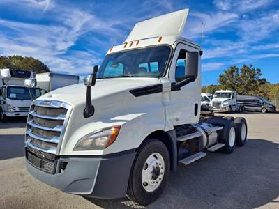 Freightliner Cascadia 126 Day Cab Truck - 450HP, 12 Speed Automatic