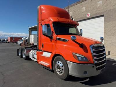 Freightliner Cascadia 126 Day Cab Truck - 505HP, 12 Speed Automatic