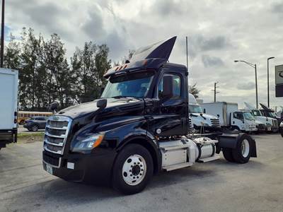 Freightliner Cascadia 126 Single Axle Day Cab Truck - 450HP, 12 Speed Automatic