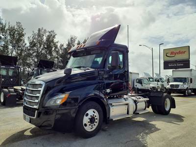 Freightliner Cascadia 126 Single Axle Day Cab Truck - 450HP, 12 Speed Automatic