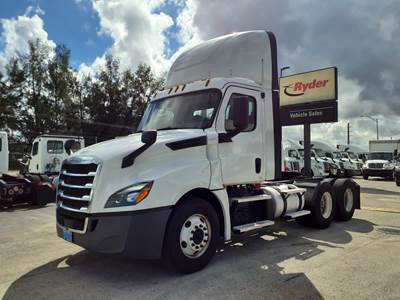 Freightliner Cascadia 126 Day Cab Truck - 450HP, 12 Speed Automatic