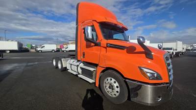 Freightliner Cascadia 126 Day Cab Truck - 505HP, 12 Speed Automatic