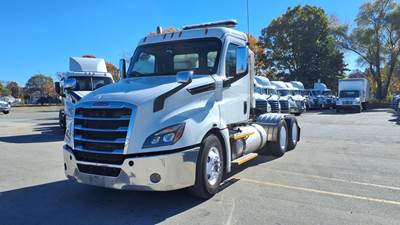 Freightliner Cascadia 126 Day Cab Truck - 500HP, 13 Speed Automatic