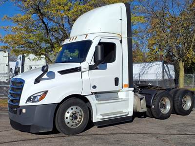 Freightliner Cascadia 126 Day Cab Truck - 400HP, 12 Speed Automatic