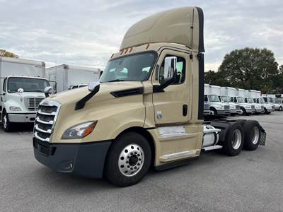Freightliner Cascadia 126 Day Cab Truck - 455HP, 12 Speed Automatic