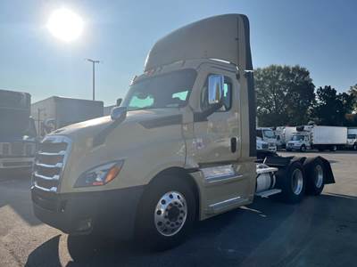 Freightliner Cascadia 126 Day Cab Truck - 455HP, 12 Speed Automatic