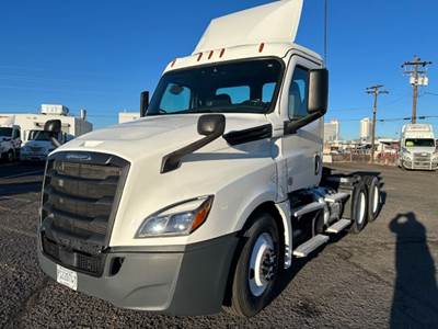 Freightliner Cascadia Day Cab Truck - 450HP, 12 Speed Automatic
