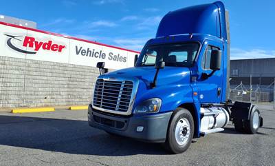 Freightliner Cascadia Single Axle Day Cab Truck - 525HP, 12 Speed Automatic
