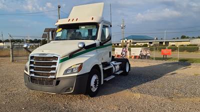 Freightliner Century Class 120 Single Axle Day Cab Truck - 450HP, 12 Speed Automatic