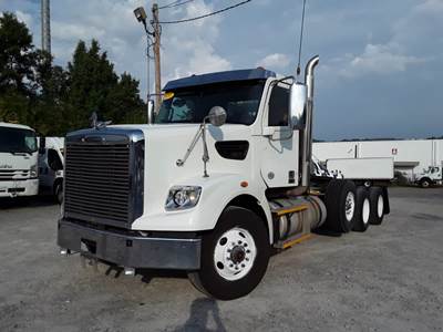 Freightliner Coronado 122 SD Day Cab Truck - 530HP, 18 Speed Automatic