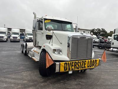 Freightliner Coronado 122 SD Day Cab Truck - 530HP, 18 Speed Automatic