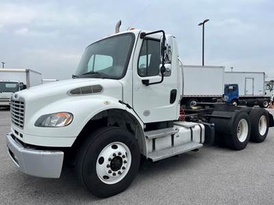 Freightliner M2 106 Day Cab Truck - 350HP, 6 Speed Automatic