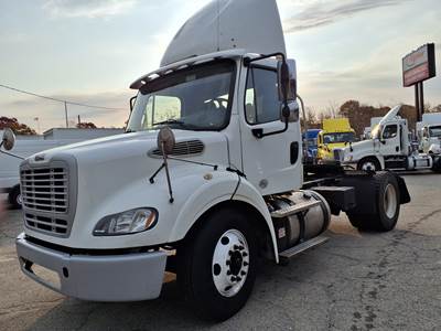 Freightliner M2 112 Single Axle Day Cab Truck - 370HP, 5 Speed Automatic