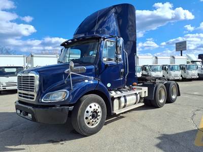 Freightliner M2 112 Day Cab Truck - 450HP, 10 Speed Automatic