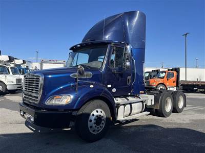 Freightliner M2 112 Day Cab Truck - 450HP, 10 Speed Automatic