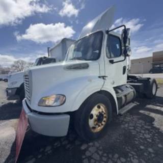 Freightliner M2 112 Single Axle Day Cab Truck - 370HP, 10 Speed Automatic