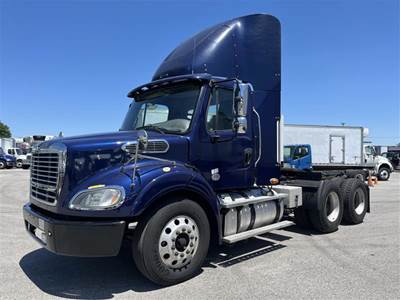 Freightliner M2 112 Day Cab Truck - 450HP, 10 Speed Automatic