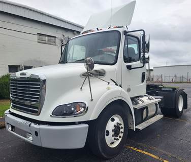 Freightliner M2 112 Single Axle Day Cab Truck - 370HP, 10 Speed Manual