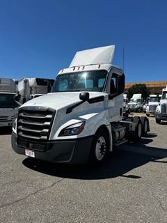 Freightliner Day Cab Truck - 450HP, 12 Speed Automatic