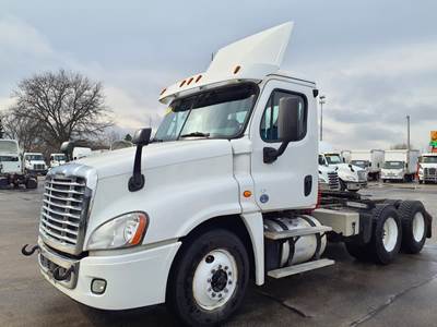Freightliner Day Cab Truck - 450HP, 10 Speed Automatic