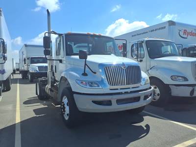 International 4400 Single Axle Day Cab Truck - 350HP, 6 Speed Automatic