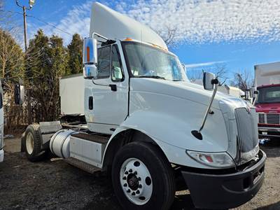 International 8600 (4X2) Single Axle Day Cab Truck - 6 Speed Automatic