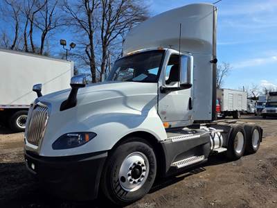 International LT625 Day Cab Truck - 10 Speed Automatic