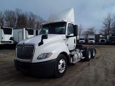 International LT625 Day Cab Truck - 10 Speed Automatic