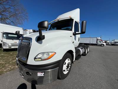 International LT625 Day Cab Truck - 430HP, 10 Speed Automatic