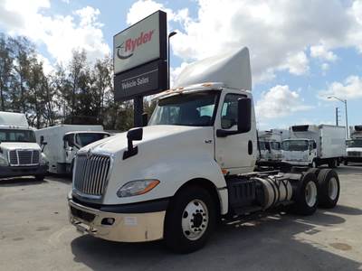 International LT625 Day Cab Truck - 400HP, 10 Speed Automatic