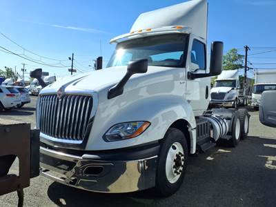 International LT625 Day Cab Truck - 400HP, 10 Speed Automatic