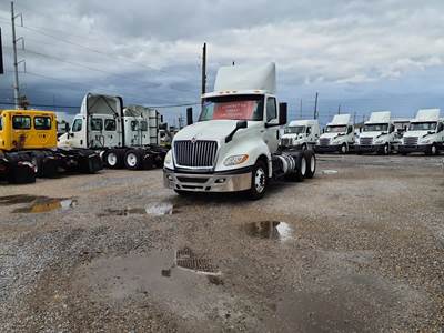 International LT625 Day Cab Truck - 400HP, 10 Speed Automatic