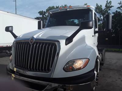 International LT625 Day Cab Truck - 430HP, 10 Speed Automatic
