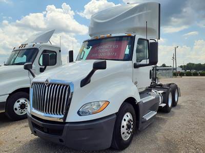 International LT625 Day Cab Truck - 400HP, 12 Speed Automatic