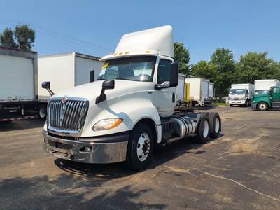International LT625 Day Cab Truck - 400HP, 10 Speed Automatic