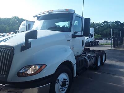 International LT625 Day Cab Truck - 400HP, 10 Speed Automatic