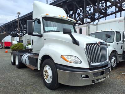 International LT625 Day Cab Truck - 400HP, 10 Speed Automatic