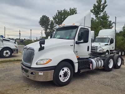 International LT625 Day Cab Truck - 400HP, 10 Speed Automatic