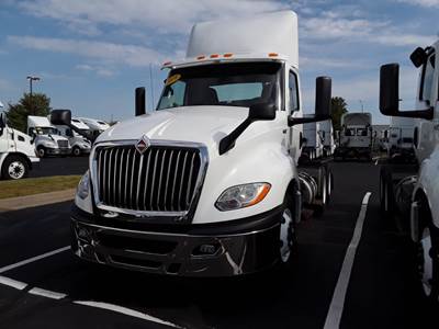 International LT625 Day Cab Truck - 430HP, 10 Speed Automatic