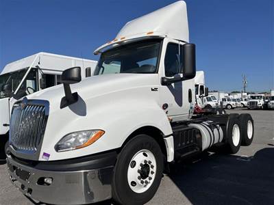 International LT625 Day Cab Truck - 400HP, 10 Speed Automatic