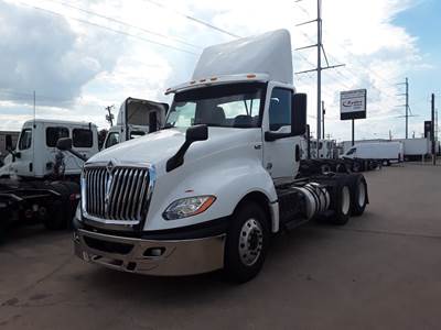 International LT625 Day Cab Truck - 400HP, 10 Speed Automatic