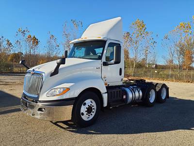 International LT625 Day Cab Truck - 400HP, 10 Speed Automatic
