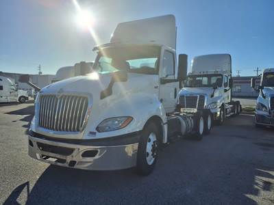 International LT625 Day Cab Truck - 400HP, 10 Speed Automatic