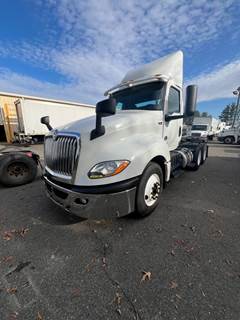 International LT625 Day Cab Truck - 430HP, 10 Speed Automatic