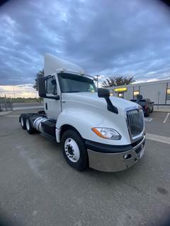International LT625 Day Cab Truck - 430HP, 10 Speed Automatic