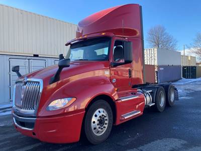 International LT625 Day Cab Truck - 400HP, 10 Speed Automatic