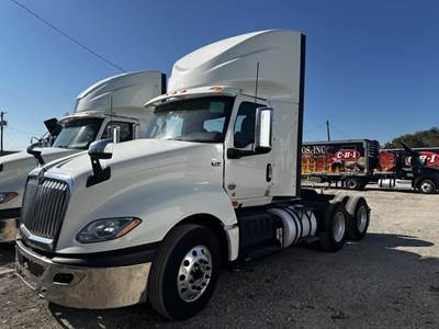 International LT625 Day Cab Truck - 400HP, 10 Speed Manual