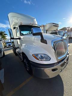 International LT625 Day Cab Truck - 400HP, 10 Speed Manual